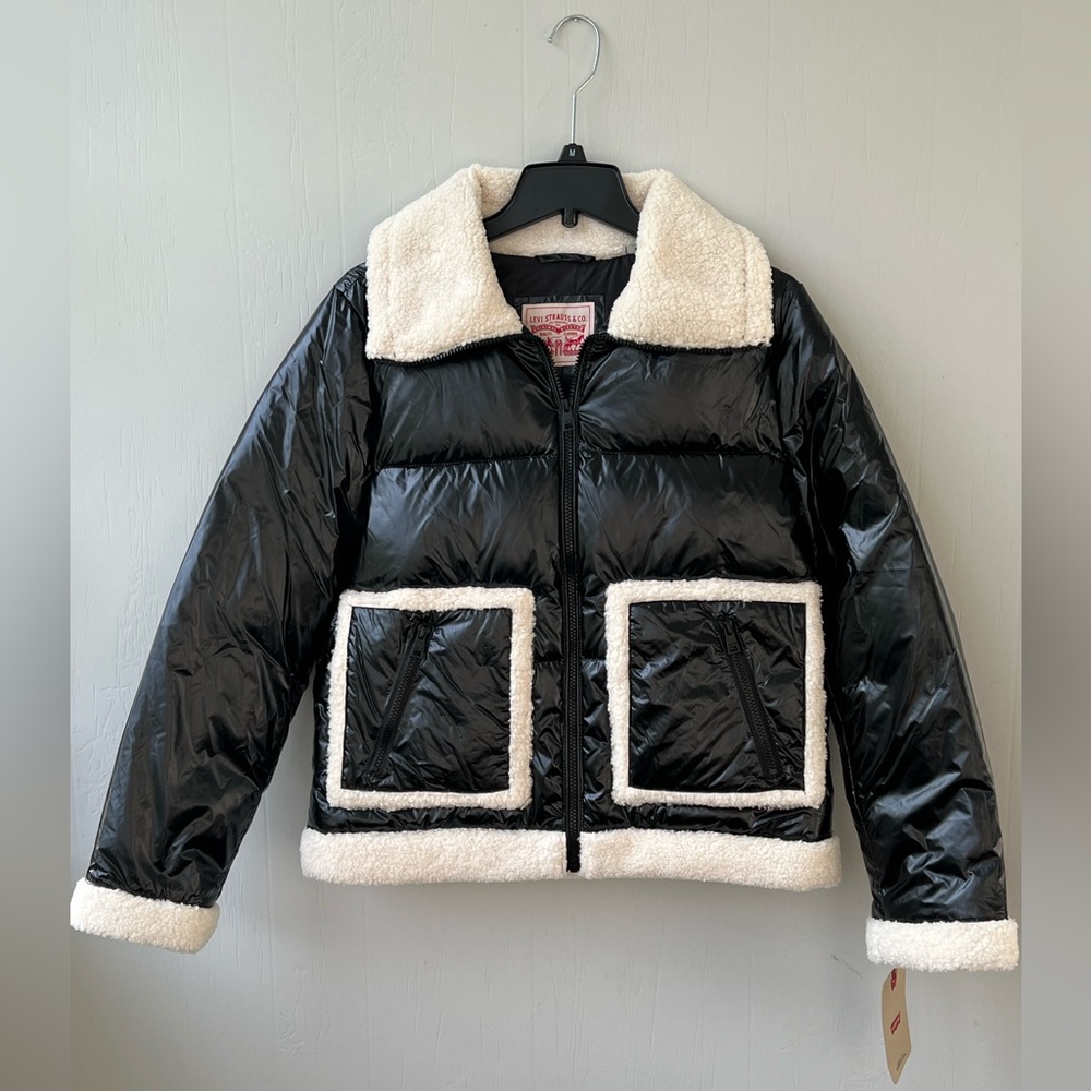 NWT Levi’s Quilted Puffer with Sherpa Trim (size M)